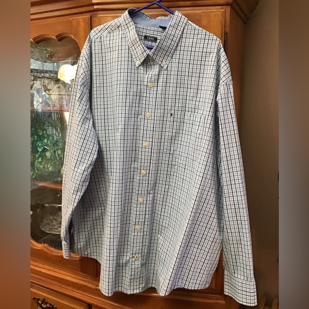 Izod Men's Blue and White Plaid Button Down Shirt